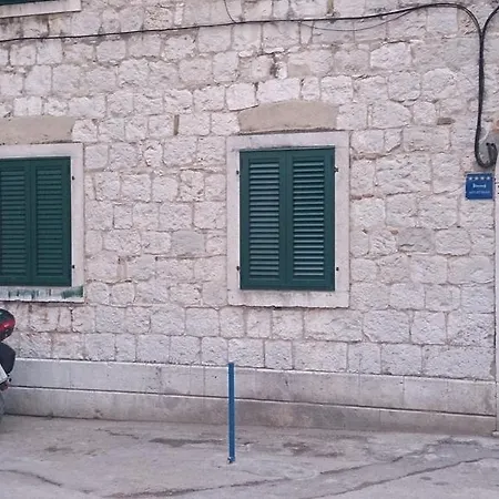 Downtown Nora * Split