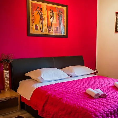 Downtown Nora Appartement *