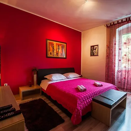 Downtown Nora * Split