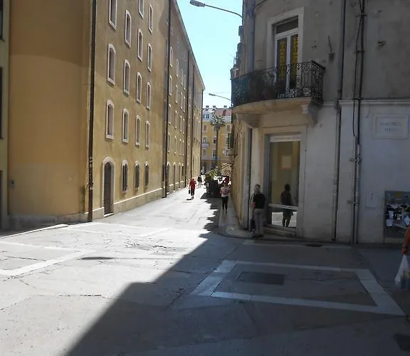 Διαμέρισμα Downtown Nora Σπλιτ