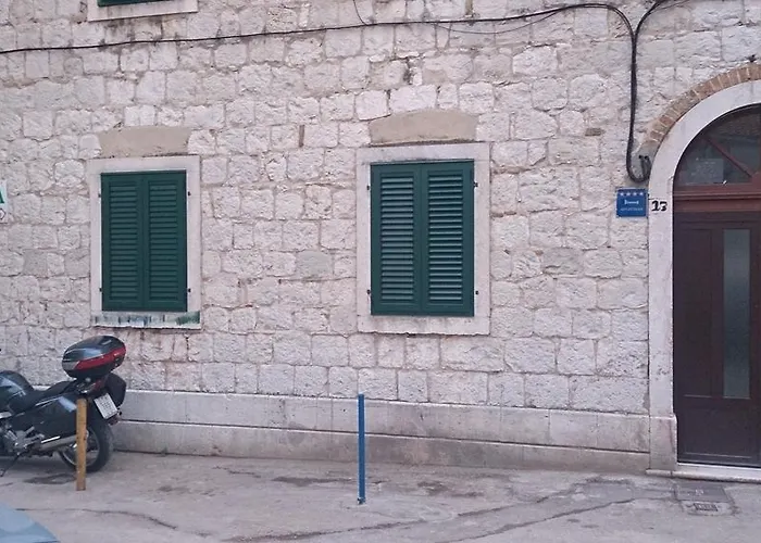 Downtown Nora * Σπλιτ